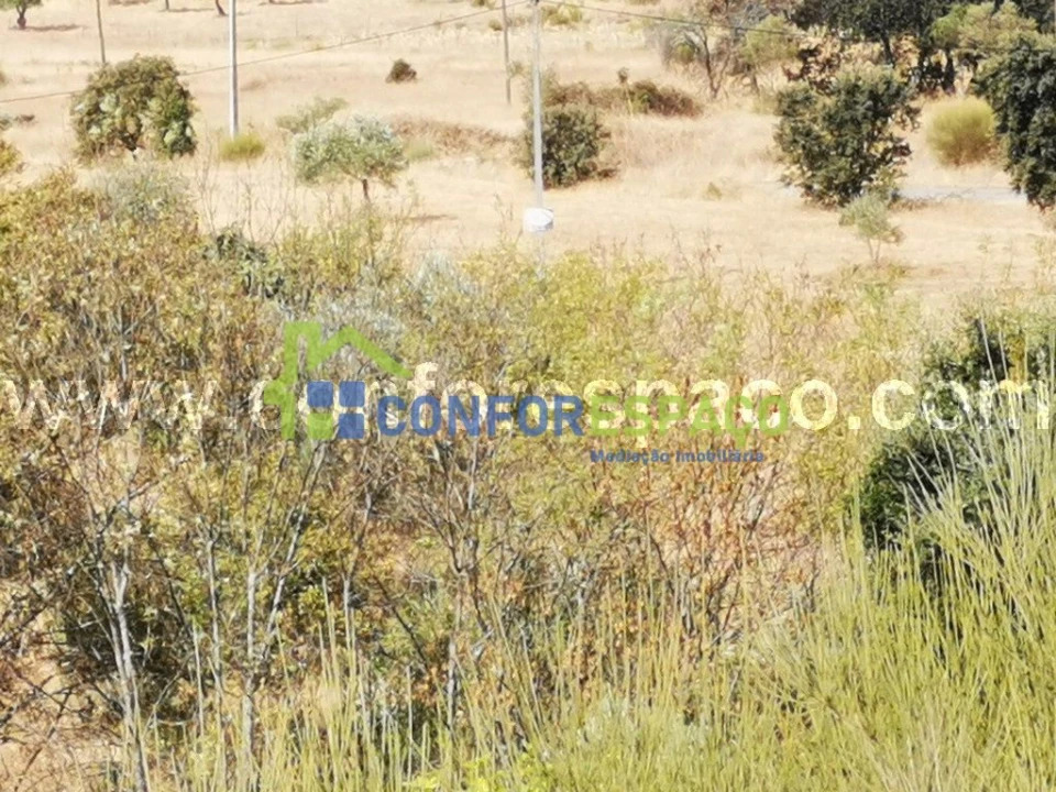 Terreno para Venda em Toulões Foto 16