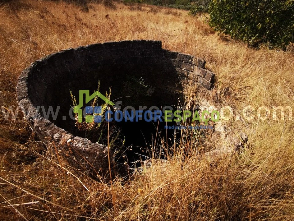 Terreno para Venda em Toulões Foto 1