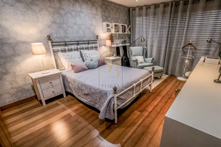 Moradia T4 para Venda em Feteira Foto 59