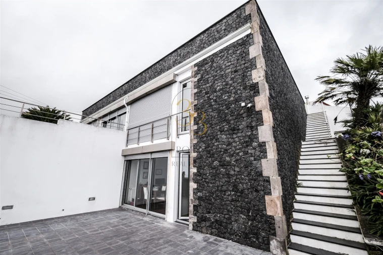 Moradia T4 para Venda em Feteira Foto 42