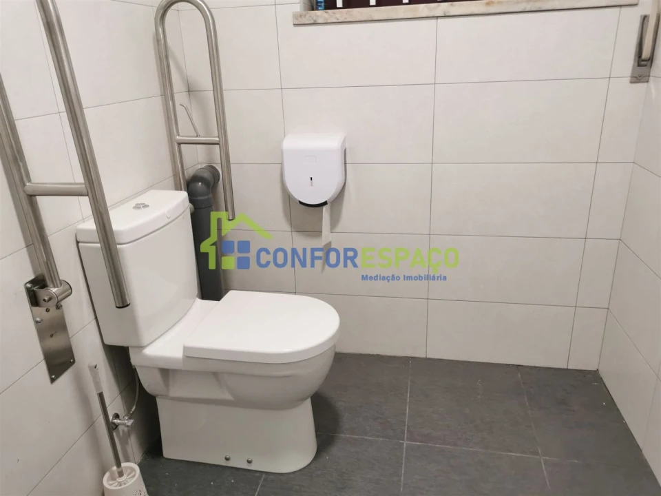 Loja para Arrendamento em Castelo Branco Foto 24