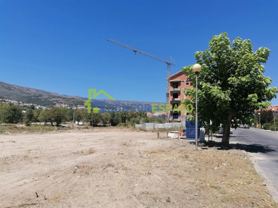 Terreno para Venda em Tortosendo Foto 2