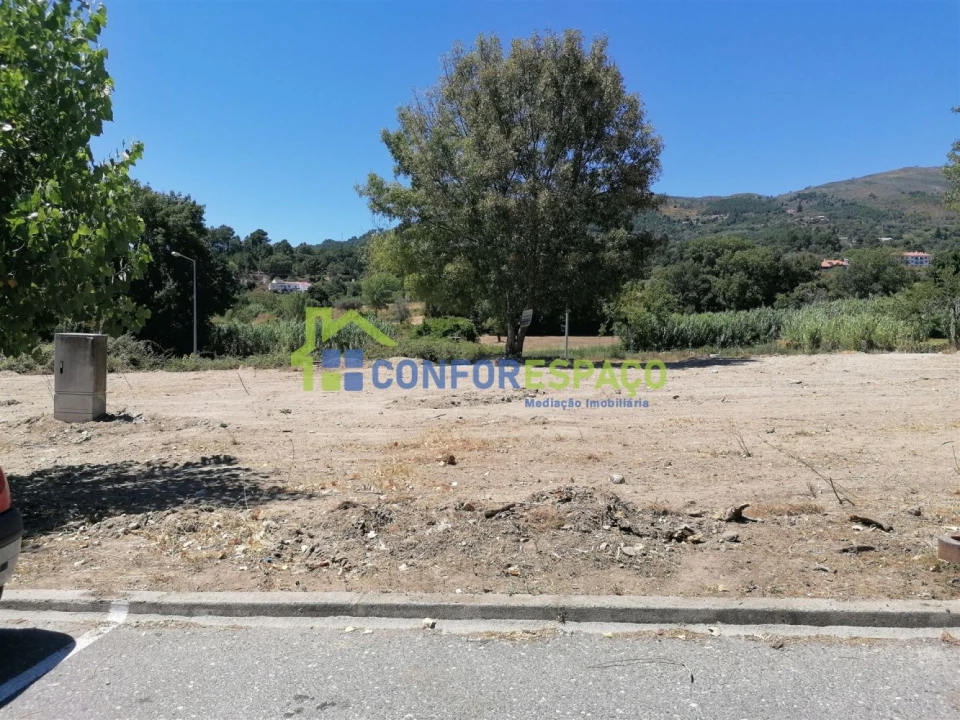 Terreno para Venda em Tortosendo Foto 1