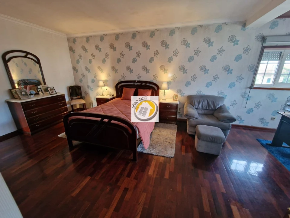 Moradia T4 para Venda em Argoncilhe Foto 19