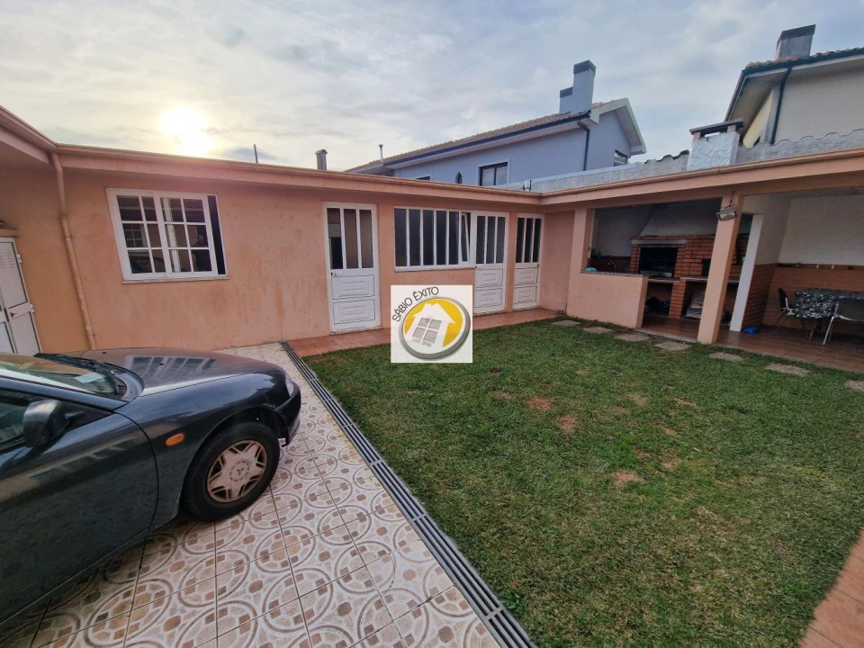 Moradia T4 para Venda em Argoncilhe Foto 37