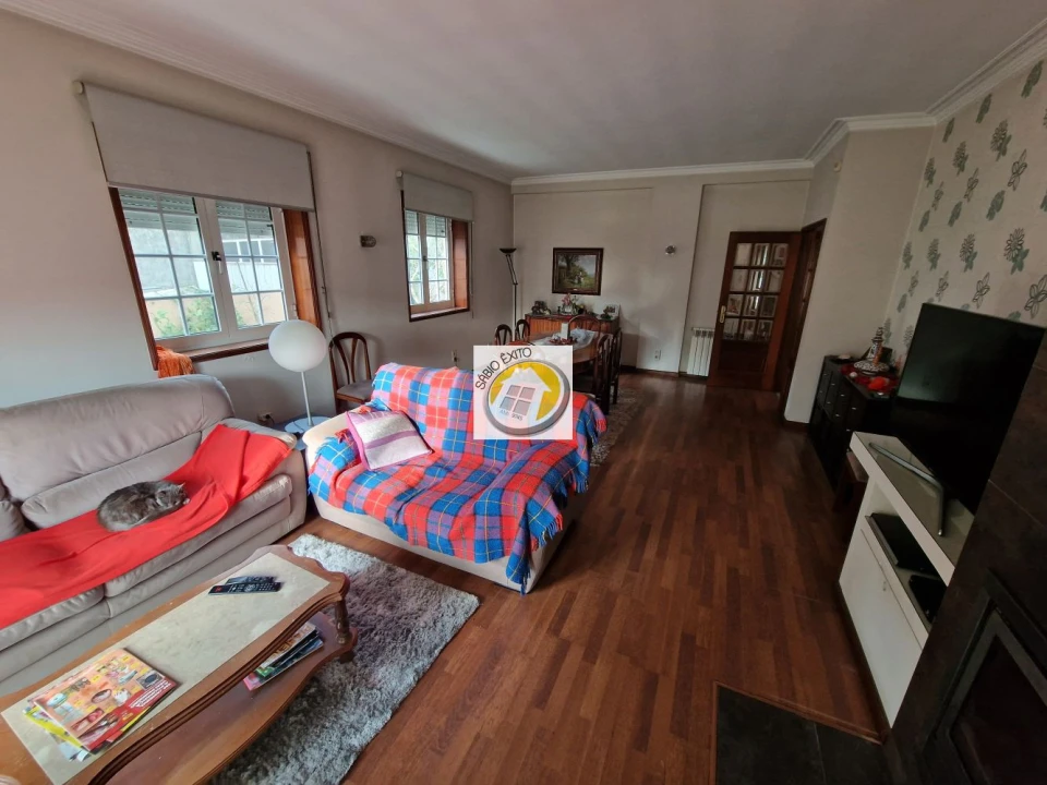 Moradia T4 para Venda em Argoncilhe Foto 6