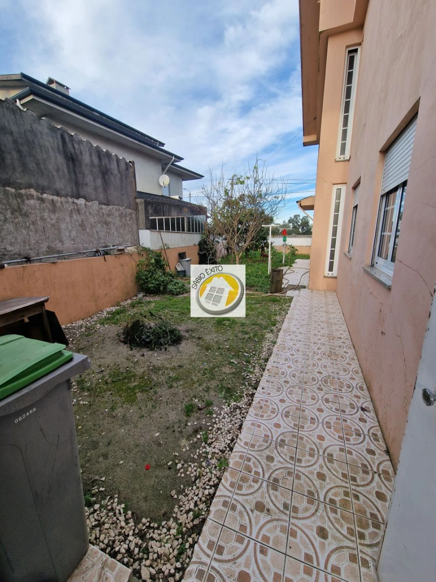 Moradia T4 para Venda em Argoncilhe Foto 40