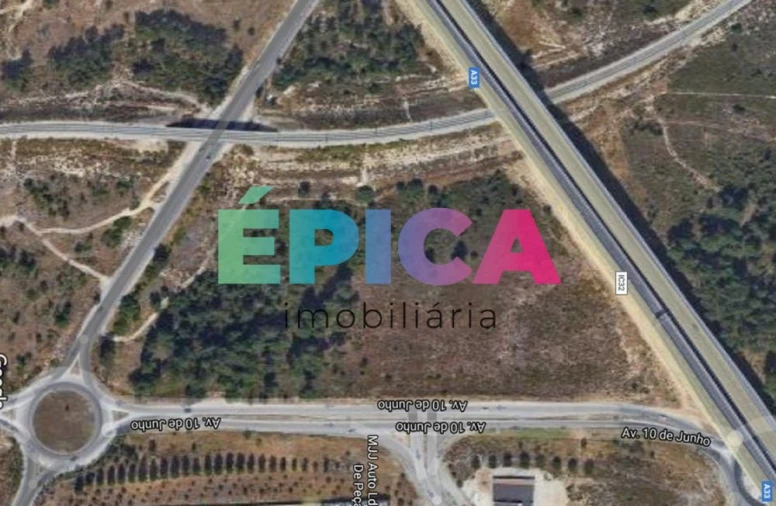 Terreno para Venda em Seixal, Arrentela e Aldeia de Paio Pires Foto 1