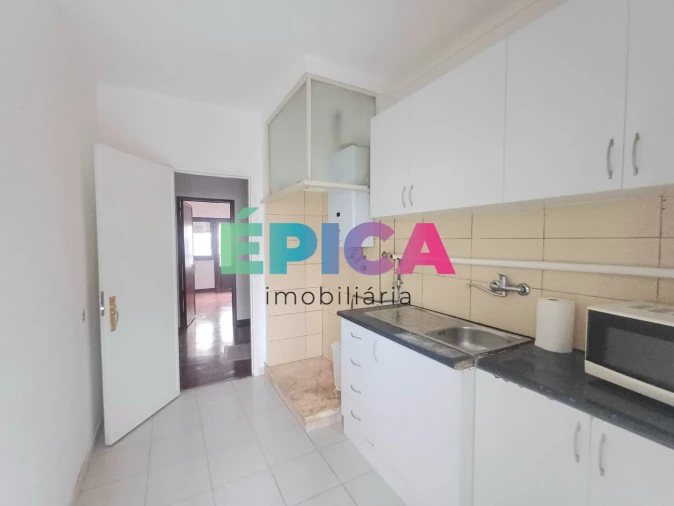 Apartamento T2 para Venda em Carcavelos e Parede Foto 9