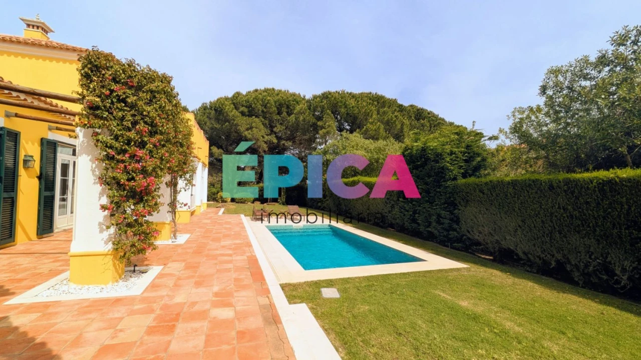 Moradia T6 para Venda em Quinta do Conde Foto 4