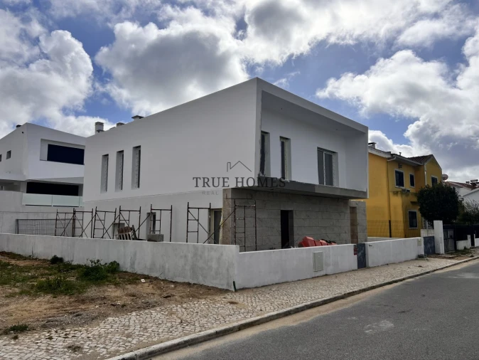 Moradia T4 para Venda em Laranjeiro e Feijó Foto 4