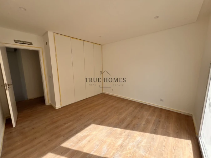 Moradia T4 para Venda em Laranjeiro e Feijó Foto 16