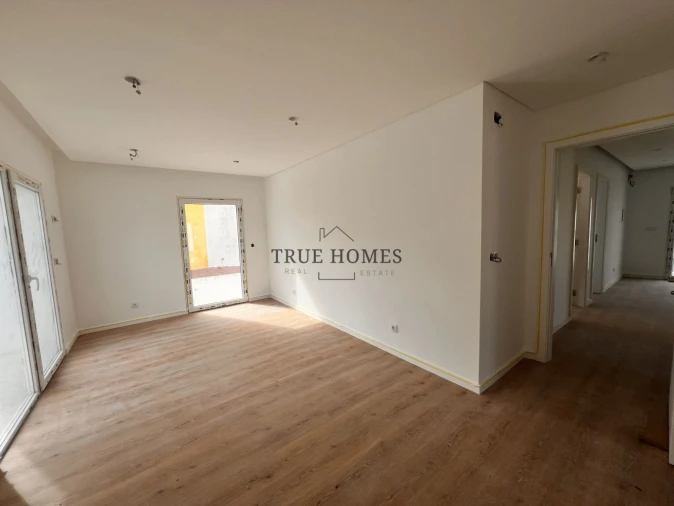 Moradia T4 para Venda em Laranjeiro e Feijó Foto 10