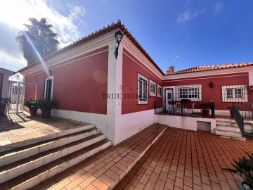 Moradia T4 para Venda em Azeitão (São Lourenço e São Simão)