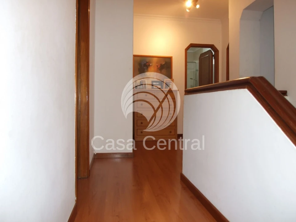 Moradia T5 para Venda em Alcabideche Foto 48