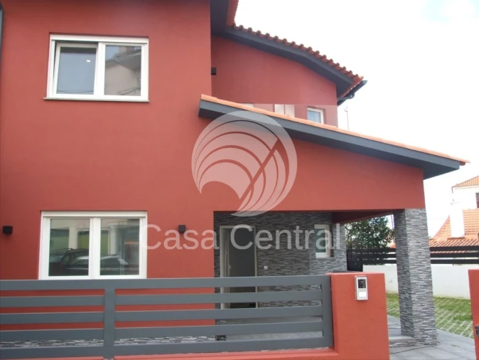 Moradia T3 para Venda em Alcabideche Foto 2