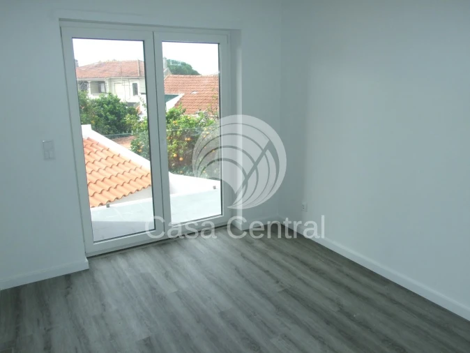 Moradia T3 para Venda em Alcabideche Foto 10