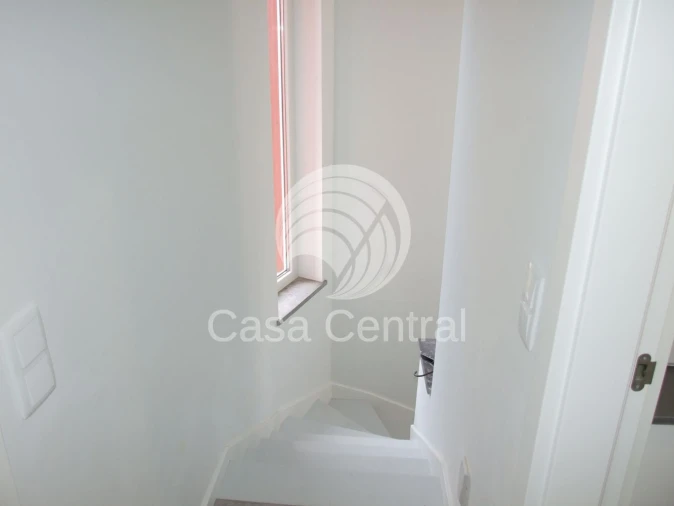 Moradia T3 para Venda em Alcabideche Foto 32