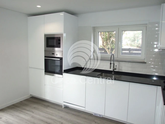 Moradia T3 para Venda em Alcabideche Foto 6