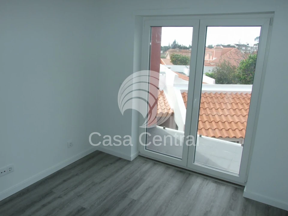 Moradia T3 para Venda em Alcabideche Foto 11