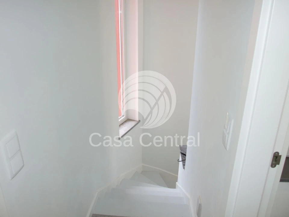 Moradia T3 para Venda em Alcabideche Foto 32