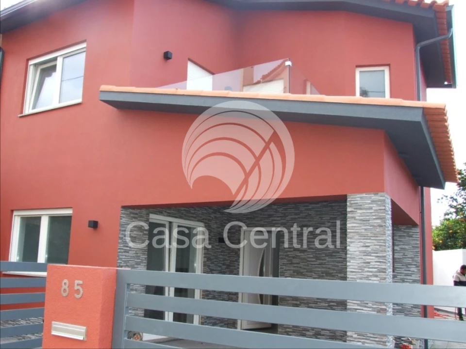 Moradia T3 para Venda em Alcabideche Foto 4