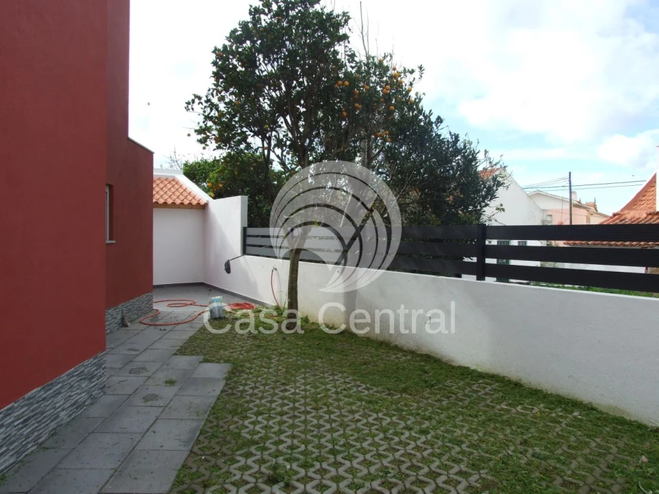 Moradia T3 para Venda em Alcabideche Foto 2