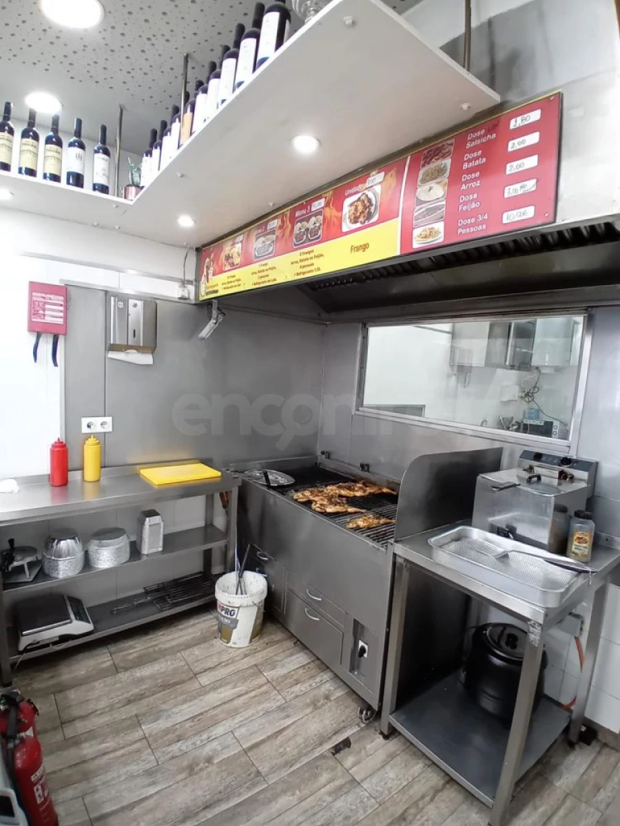 Loja para Trespasse em Venteira Foto 1