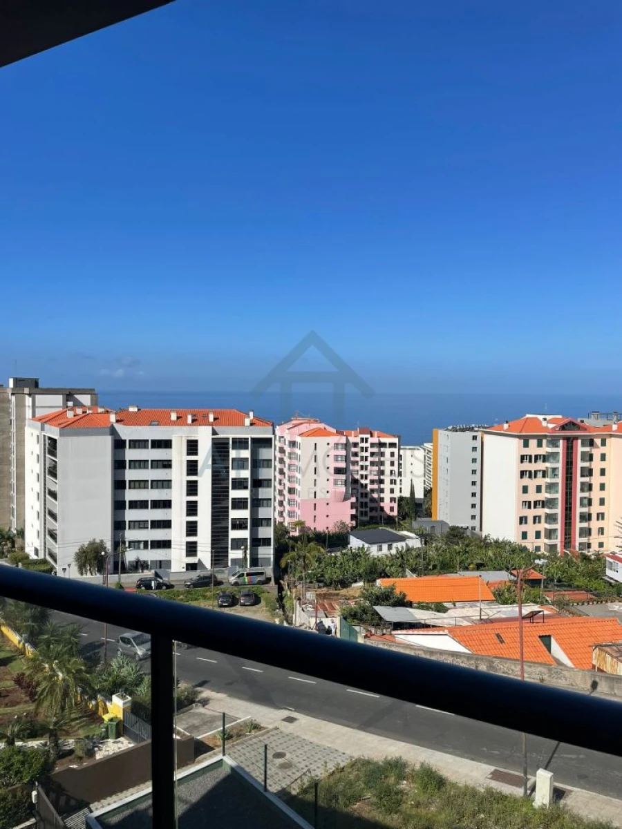 Apartamento T2 para Venda em São Martinho Foto 6