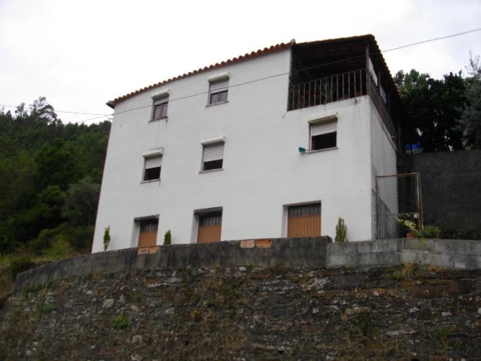 Moradia T4 para Venda em Arganil Foto 2