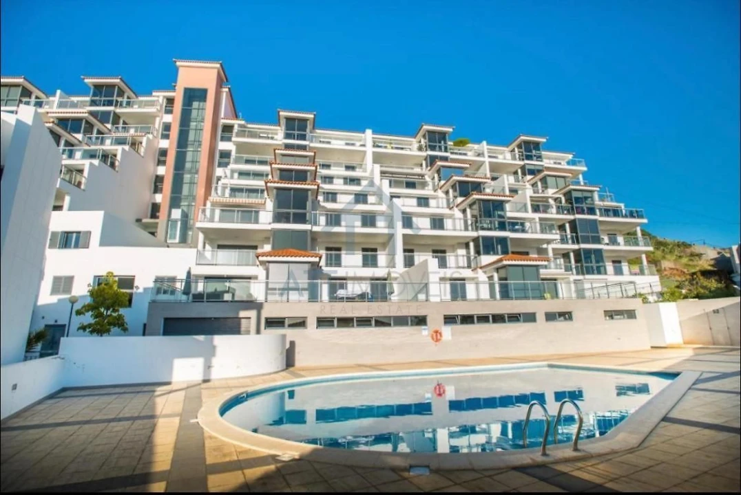 Apartamento T2 para Venda em Caniço Foto 1