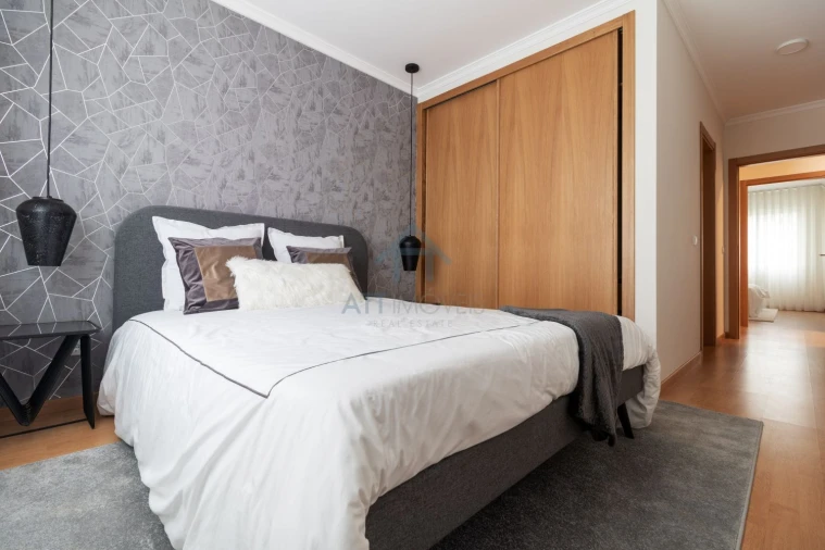 Apartamento T2 para Venda em Caniço Foto 5