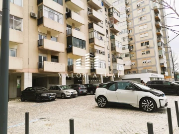 Apartamento T3 para Venda em São Domingos de Benfica