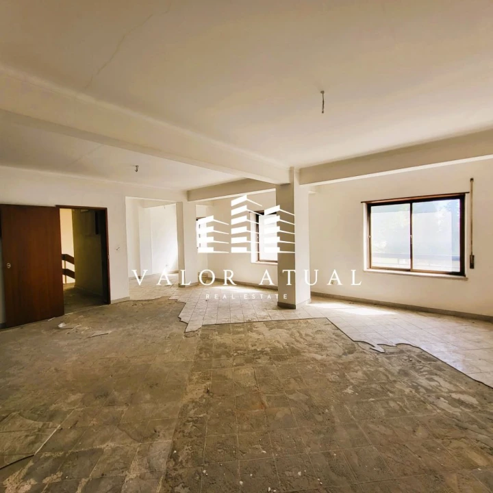 Loja para Venda em Almada, Cova da Piedade, Pragal e Cacilhas Foto 5