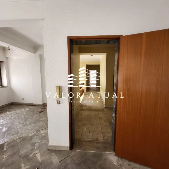 Loja para Venda em Almada, Cova da Piedade, Pragal e Cacilhas Foto 18