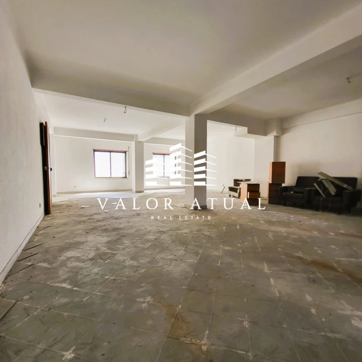 Loja para Venda em Almada, Cova da Piedade, Pragal e Cacilhas Foto 12