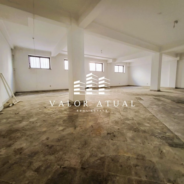 Loja para Venda em Almada, Cova da Piedade, Pragal e Cacilhas Foto 4