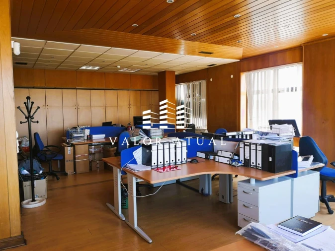 Loja para Arrendamento em Santa Maria e São Miguel, São Martinho, São Pedro Penaferrim Foto 1