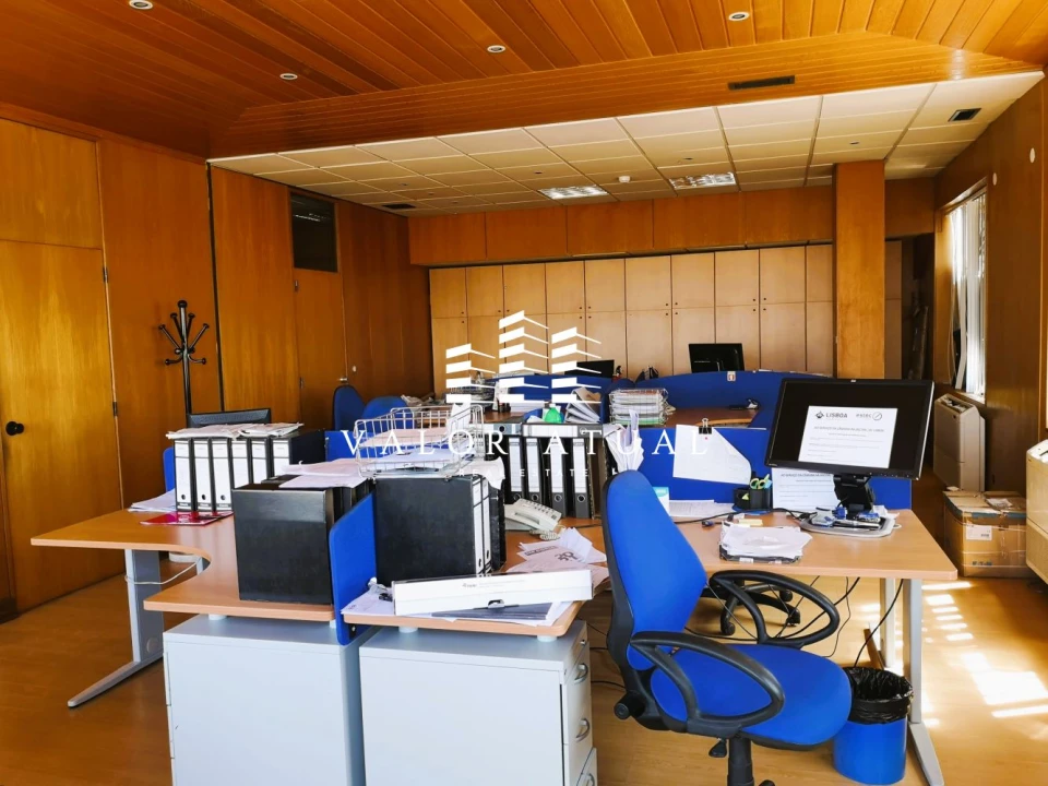 Loja para Arrendamento em Santa Maria e São Miguel, São Martinho, São Pedro Penaferrim Foto 2