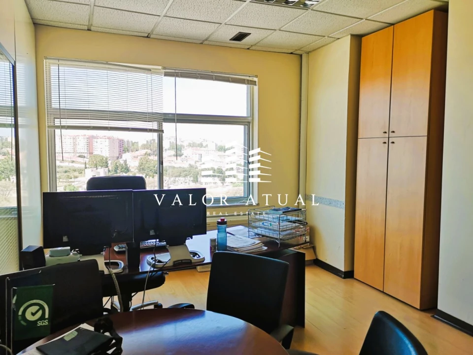 Loja para Arrendamento em Santa Maria e São Miguel, São Martinho, São Pedro Penaferrim Foto 12