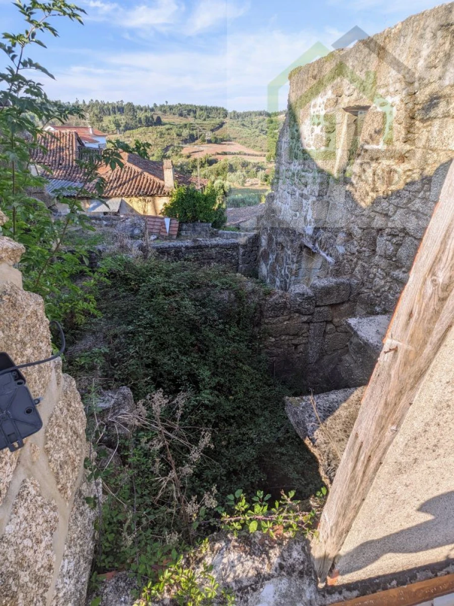 Moradia T2 para Venda em Candosa Foto 6