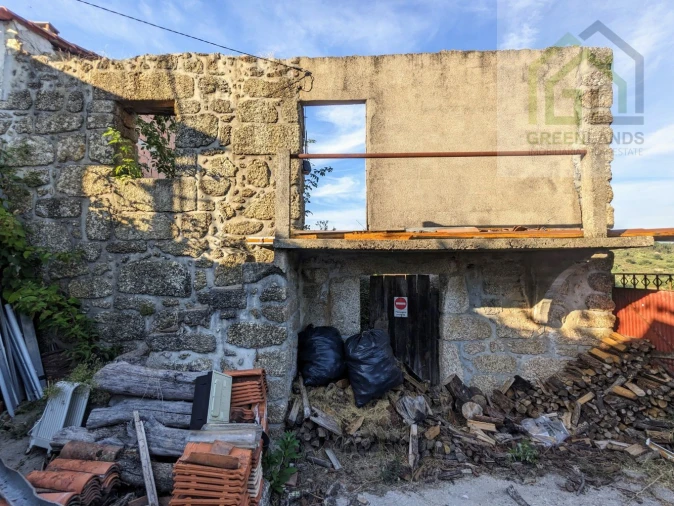 Moradia T2 para Venda em Candosa Foto 5