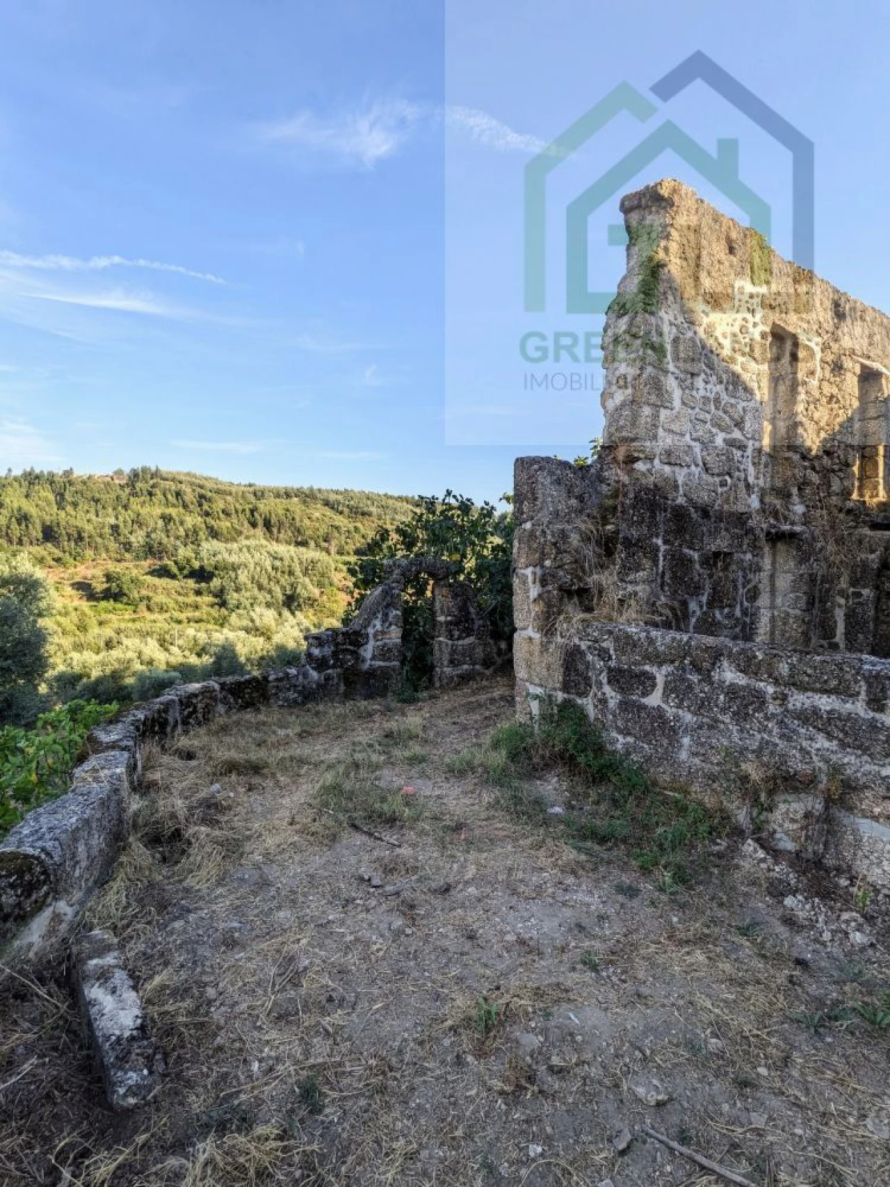 Moradia T2 para Venda em Candosa Foto 4