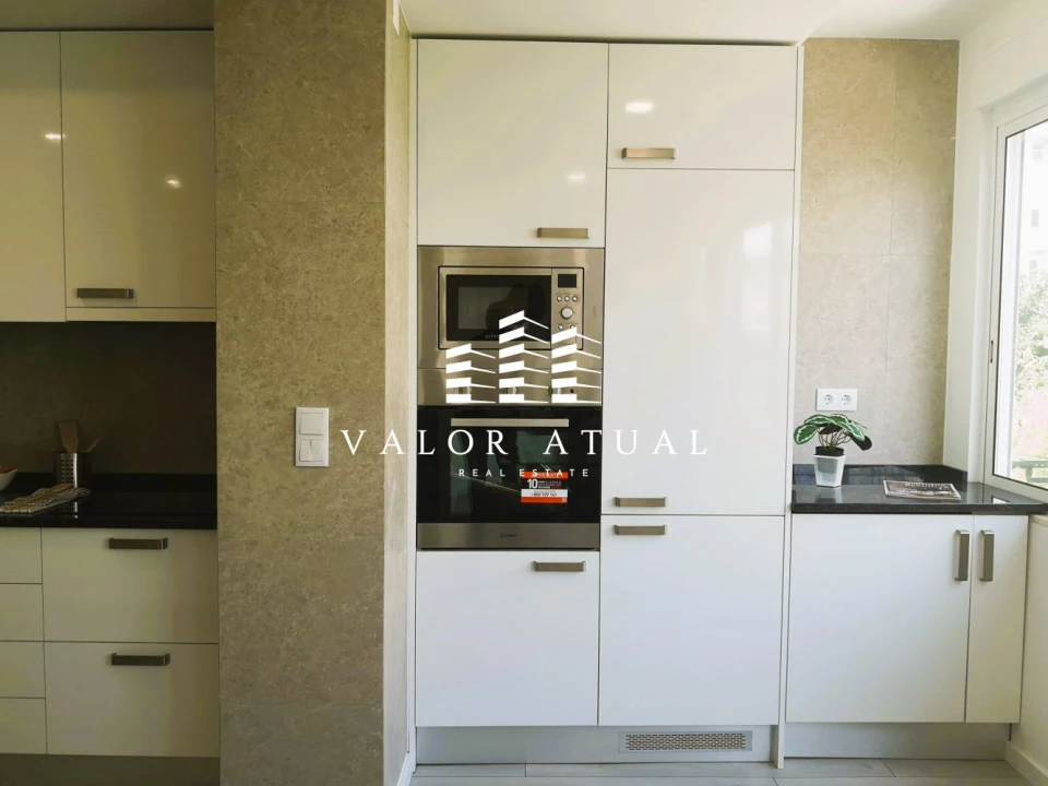 Apartamento T2 para Venda em Alvalade Foto 8