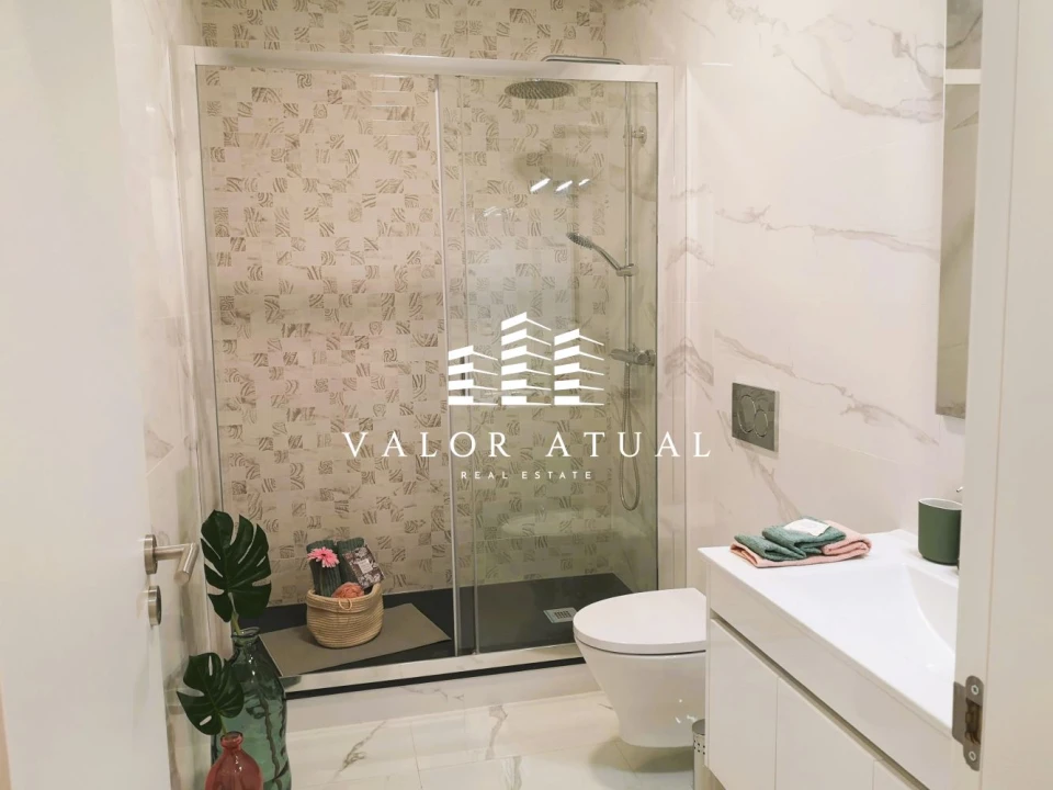 Apartamento T2 para Venda em Alvalade Foto 23