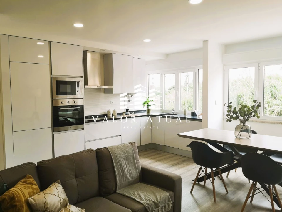 Apartamento T2 para Venda em Benfica Foto 1