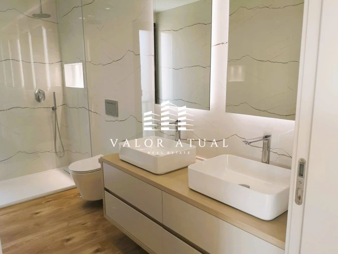 Moradia T5 para Venda em Porto Salvo Foto 14