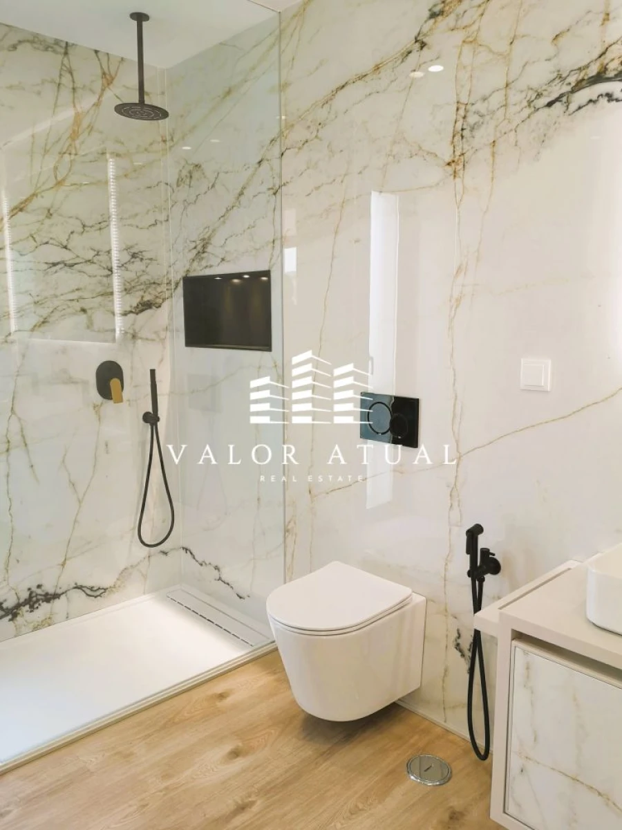 Moradia T5 para Venda em Porto Salvo Foto 19