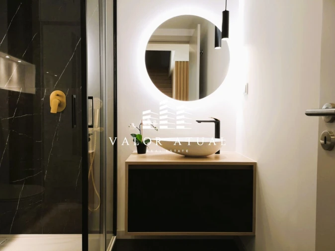 Moradia T5 para Venda em Porto Salvo Foto 11