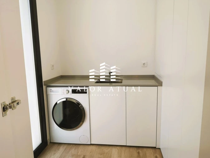 Moradia T5 para Venda em Porto Salvo Foto 7